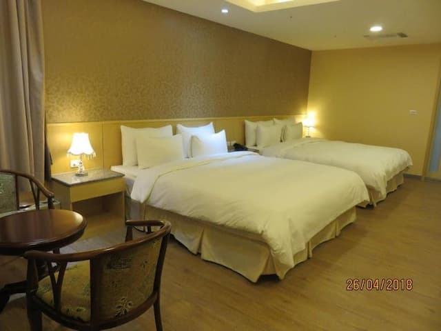 茂華商旅-豪華商務2大床房-1