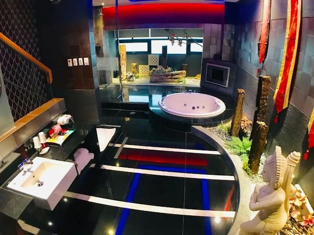 風緻主題精品汽車旅館 | 南台中首選寵物友善旅館-高級雙人房-禁菸【 21：00 後入住 】-6