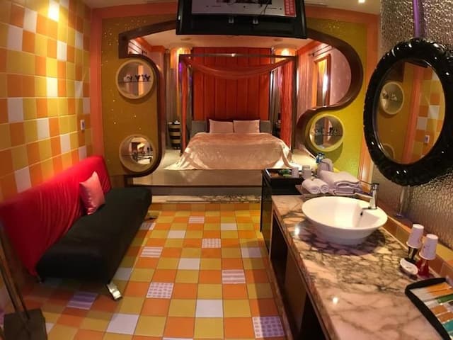 風緻主題精品汽車旅館 | 南台中首選寵物友善旅館-標準雙人房-禁菸【 21：00 後入住 】-3