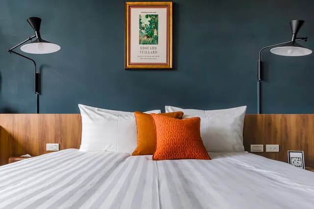 Chill Style Inn-King Room with Balcony-7