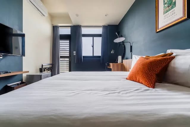 Chill Style Inn-King Room with Balcony-4