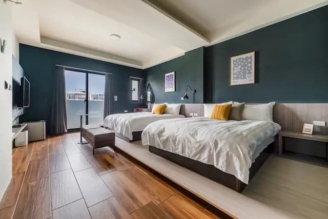 Chill Style Inn-Family room with balcony-1