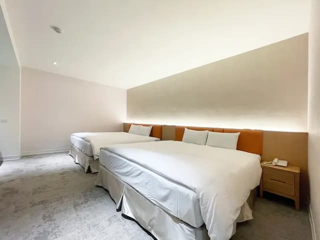 台南大飯店｜贈送小點心-尊榮家庭房（2大床）-含早餐-1