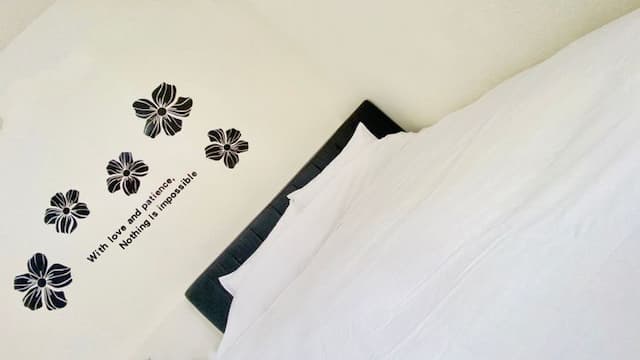 Golden Gate Dream House-Triple Room with Private Bathroom-4