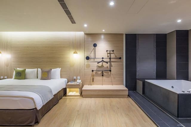 天成文旅-繪日之丘｜親子友善-高級加大雙人床房-2