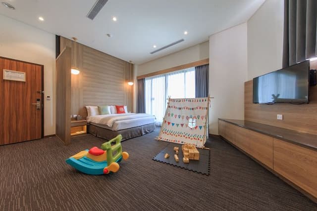 天成文旅-繪日之丘｜親子友善-豪華家庭房-1