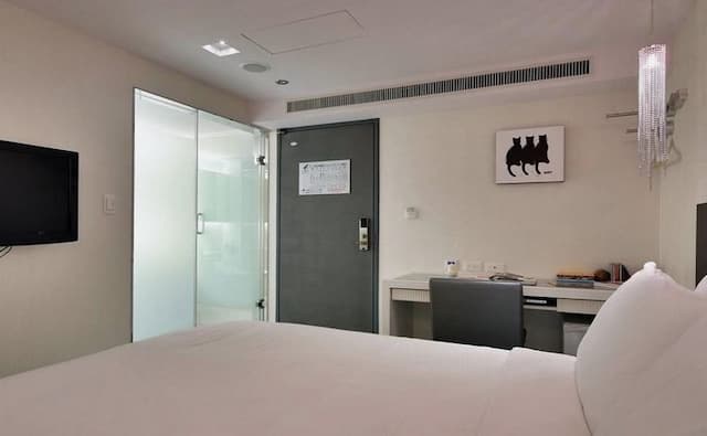 Forward Hotel Taipei Nangang-Standard Room (windowless)(without breakfast)-6