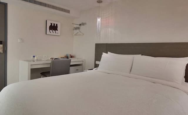 Forward Hotel Taipei Nangang-Standard Room (windowless)(without breakfast)-8