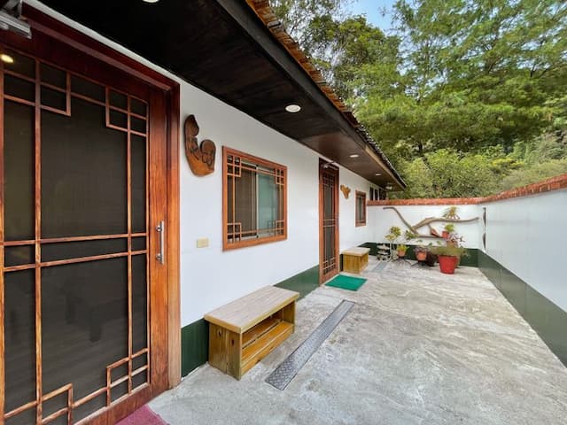 山上林園南投包棟民宿｜可選購34人包棟房型-幸福居-心心-1