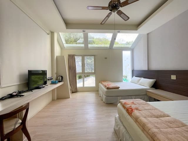 山上林園南投包棟民宿｜可選購34人包棟房型-四季房-秋-1