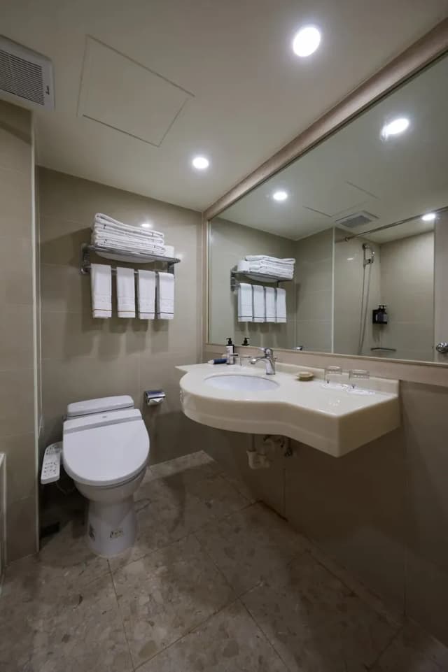 K Hotel Taipei I-Superior Quad Room-3