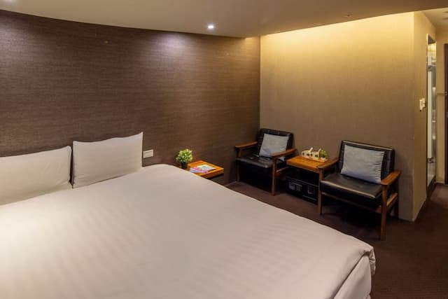 谷墨商旅-豪華雙人房-3