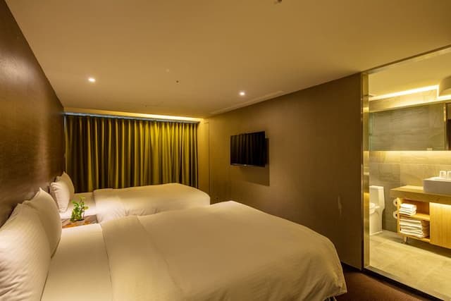 谷墨商旅-豪華家庭房-4