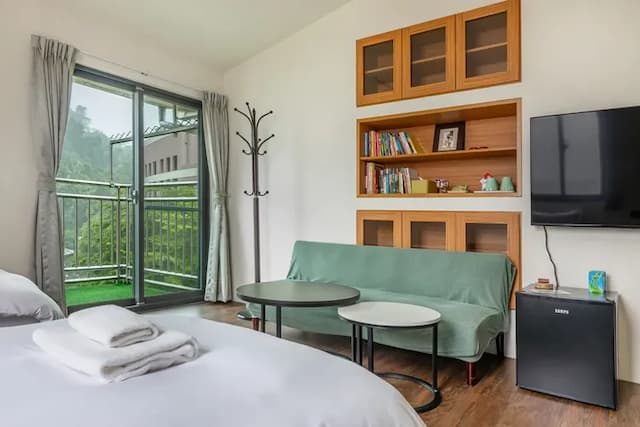 Fish Pointy B&B-Triple Room with Balcony-6