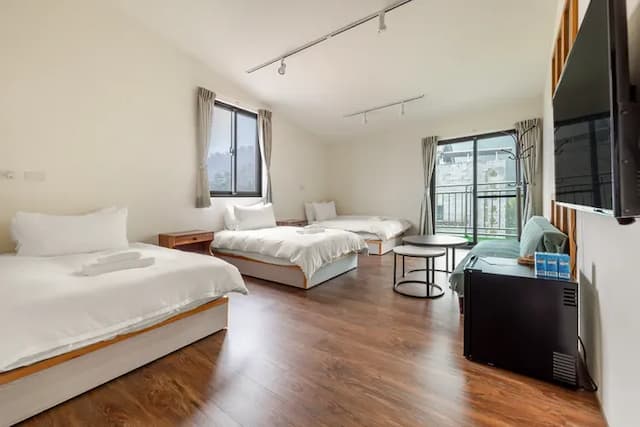 Fish Pointy B&B-Triple Room with Balcony-13