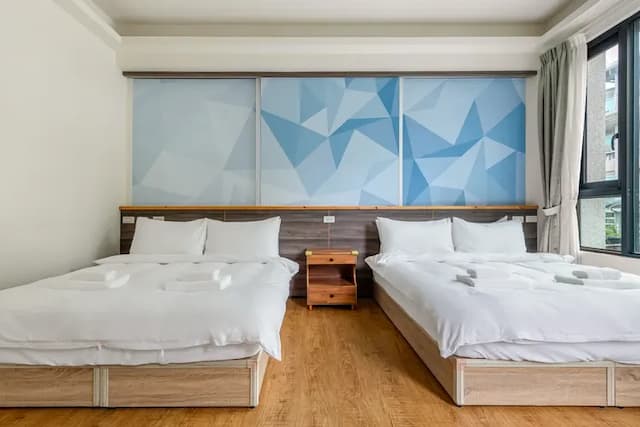 Fish Pointy B&B-Quad Room with Balcony-4