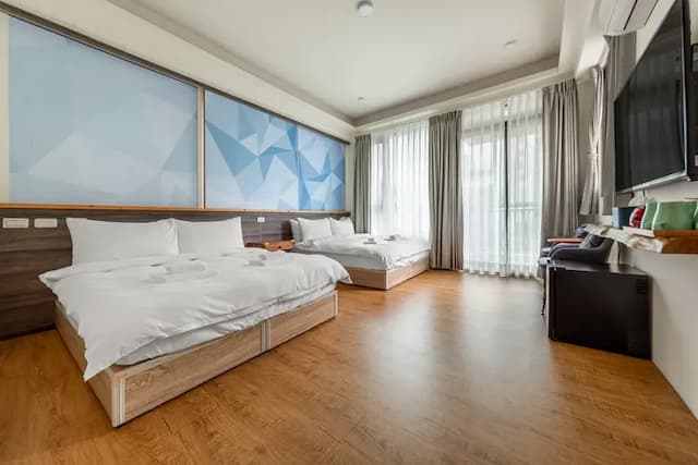 Fish Pointy B&B-Quad Room with Balcony-6