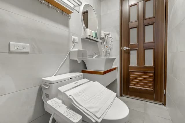 Fish Pointy B&B-Quad Room with Balcony-7