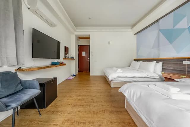 Fish Pointy B&B-Quad Room with Balcony-3