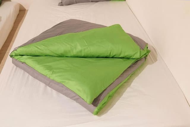 Ease Single Inn-Male Single Room with Shared Shower and Toilet-4