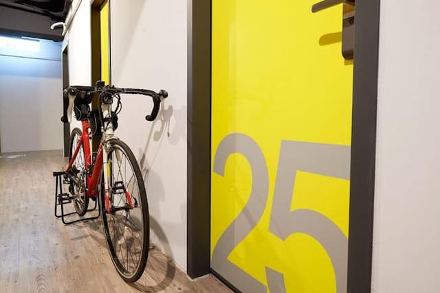 Ease Single Inn-Male Double Room with Shared Shower and Toilet-7