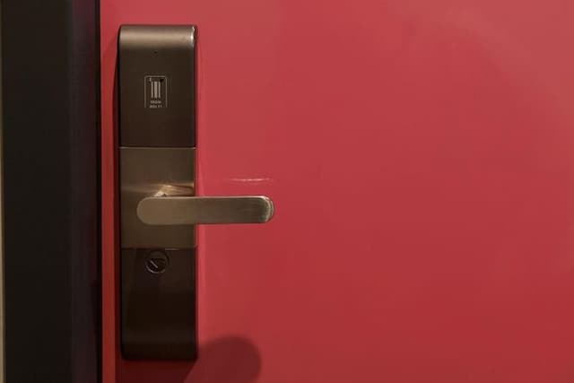 Ease Single Inn-Female Double Room with Shared Shower and Toilet-8