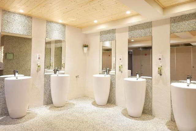 Ease Single Inn-Female Double Room with Shared Shower and Toilet-5