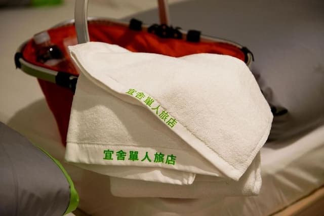 Ease Single Inn-Female Double Room with Shared Shower and Toilet-3