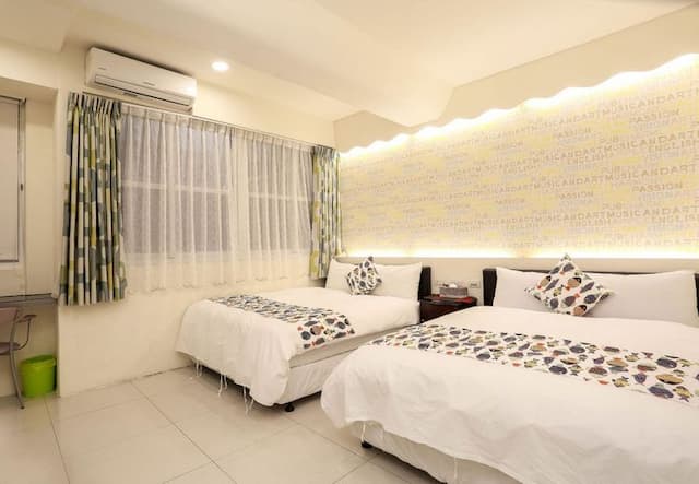 LUCKY STAR B&B HOSTEL-201 Quadruple Room-2