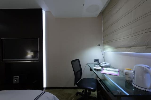 K Hotel Dunnan-Business Double Room-5