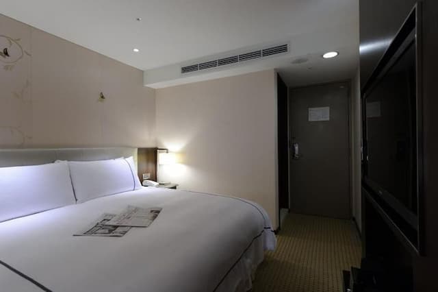 K Hotel Dunnan-Business Double Room-3