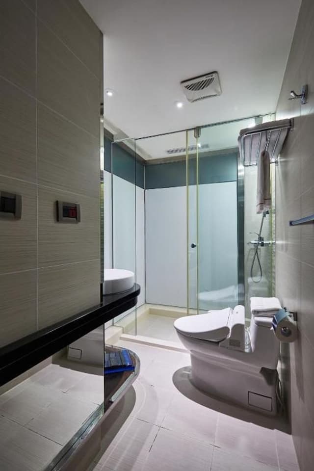 K Hotel Dunnan-Double Room with Round Bed-9