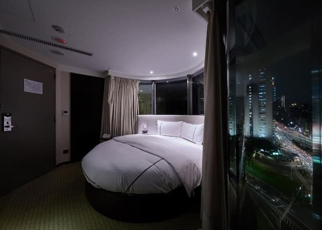 K Hotel Dunnan-Double Room with Round Bed-3