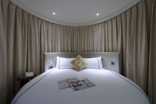 K Hotel Dunnan-Double Room with Round Bed-5