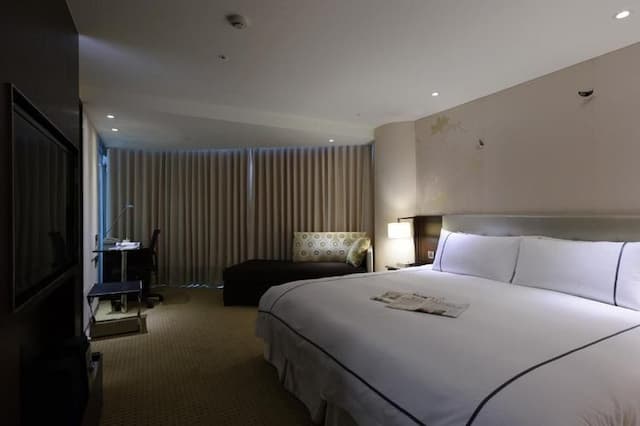 K Hotel Dunnan-K Deluxe Double Room with Sofa Bed-3