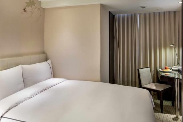 K Hotel Dunnan-Superior Double Room-1