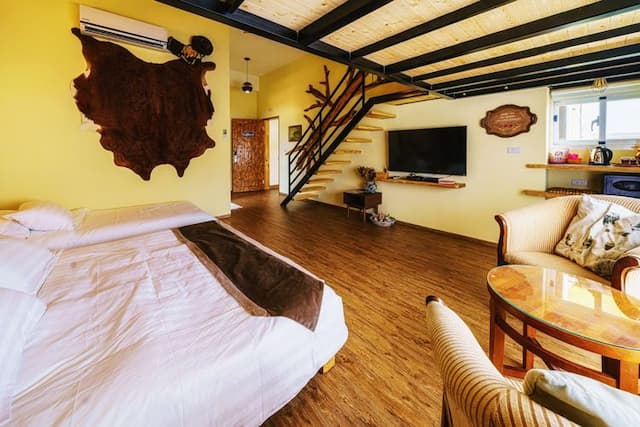 La Fleur BnB & Restaurant-Swiss Style Deluxe Family Room-3