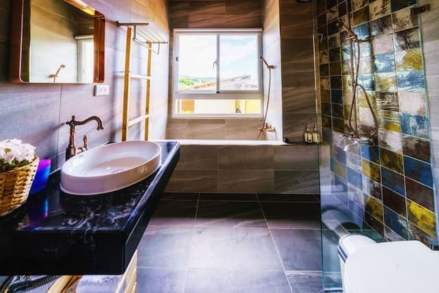 La Fleur BnB & Restaurant-Swiss Style Deluxe Family Room-7