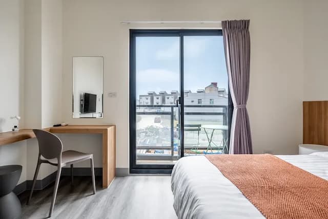 澎湖檸檬草旅店｜全自助入住-高級雙人房-附陽台-10