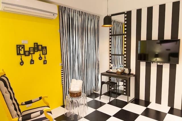 The M.A.C.E. B&B-Deluxe Double Room with Balcony-2