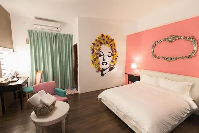 The M.A.C.E. B&B-Romantic Double Room with Balcony-1