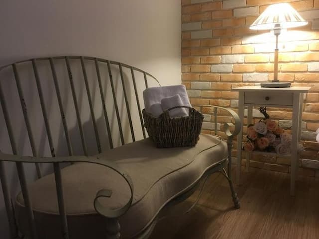 The M.A.C.E. B&B-Deluxe Triple Room with Balcony-7