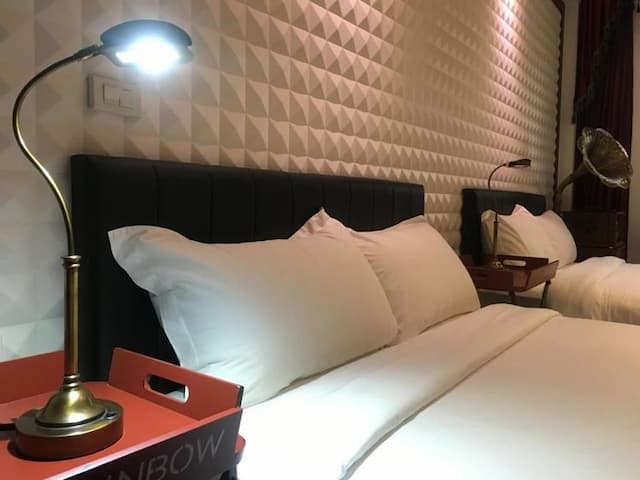 The M.A.C.E. B&B-Deluxe Quadruple Room with Balcony-5