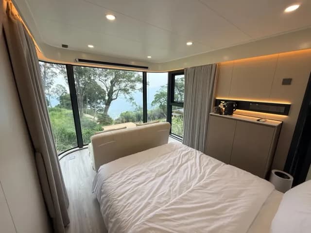 尖石森夜藏星免搭帳露營區｜全新上架！景觀露營車、獨立衛浴、雲海星空秘境-太空艙 B-2