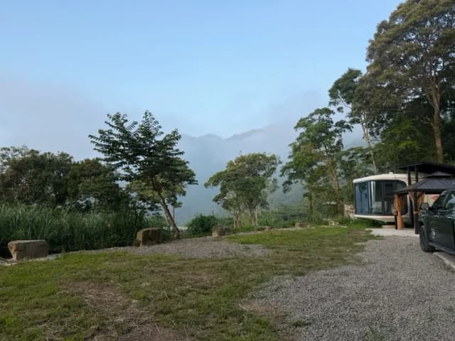 尖石森夜藏星免搭帳露營區｜全新上架！景觀露營車、獨立衛浴、雲海星空秘境-太空艙 E-6