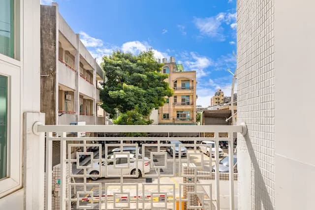 Lane 32-Classic Double Room with Balcony-202-14