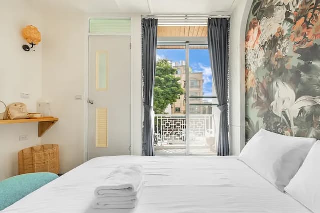 Lane 32-Classic Double Room with Balcony-202-4