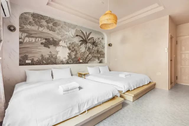 Lane 32-Standard Twin Room-201-5