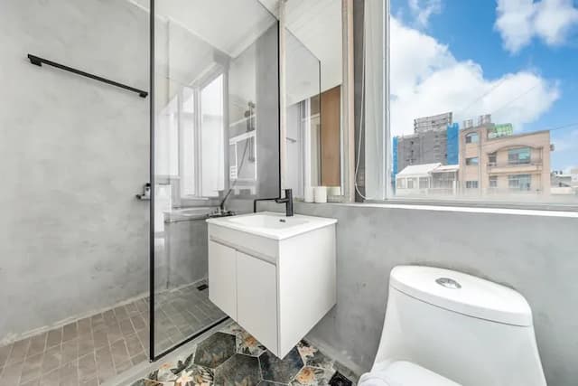 Lane 32-Superior Double Room with Balcony-302-11