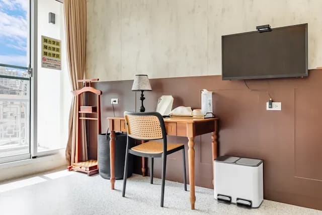 Lane 32-Superior Double Room with Balcony-302-6